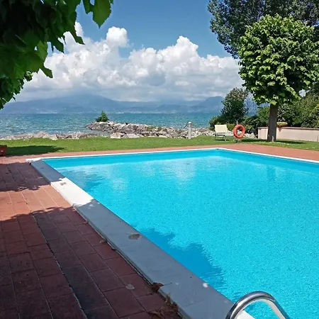 Casa Lugana 20 - Monolocale Con Piscina Fronte סירמיונה