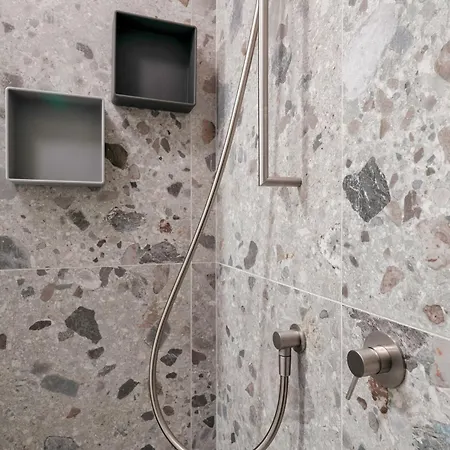 Casa Lugana 20 - Monolocale Con Piscina Fronte סירמיונה